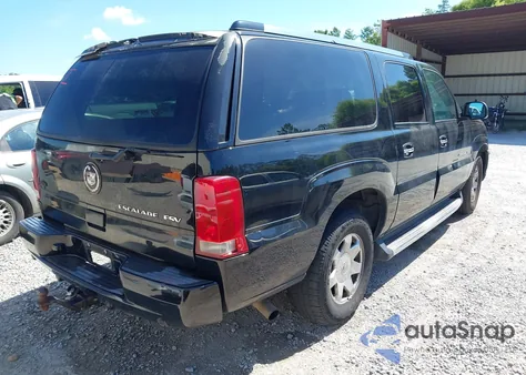 2003 Cadillac Escalade Esv Standard z USA, uszkodzony, nr VIN 3GYFK66N23G261683